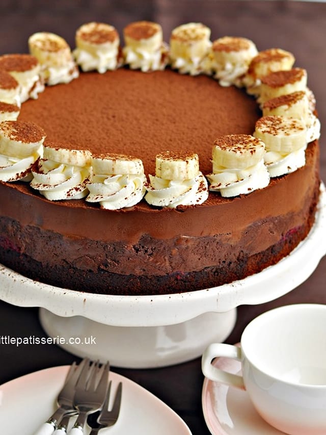 Chocolate Cake with Bananas