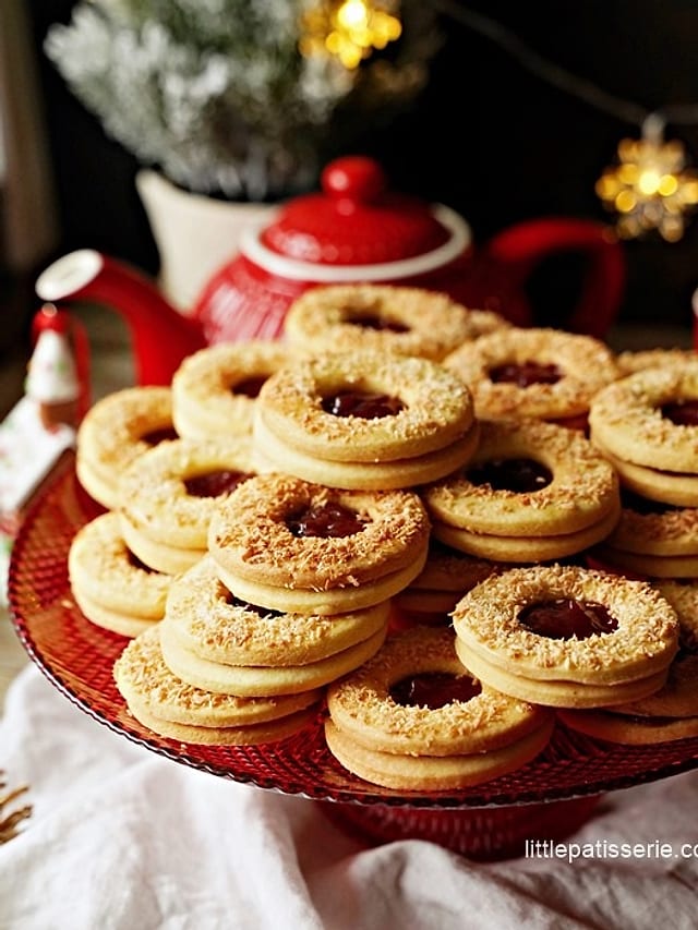 Delightful Shortbread Cookies for Christmas with Jam and Coconut